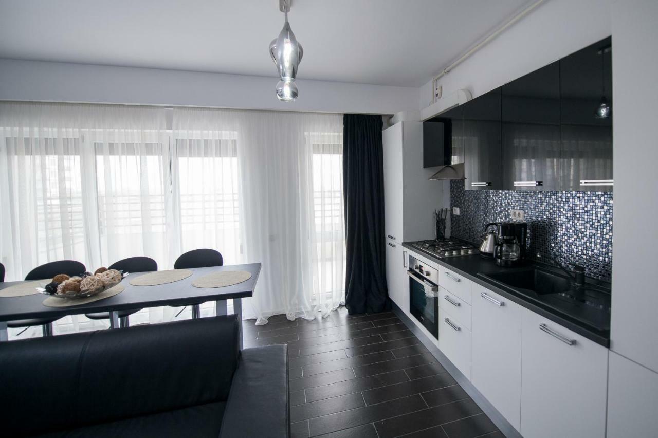 Apartel Black & White Năvodari المظهر الخارجي الصورة