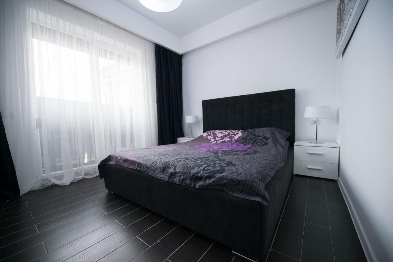 Apartel Black & White Năvodari المظهر الخارجي الصورة
