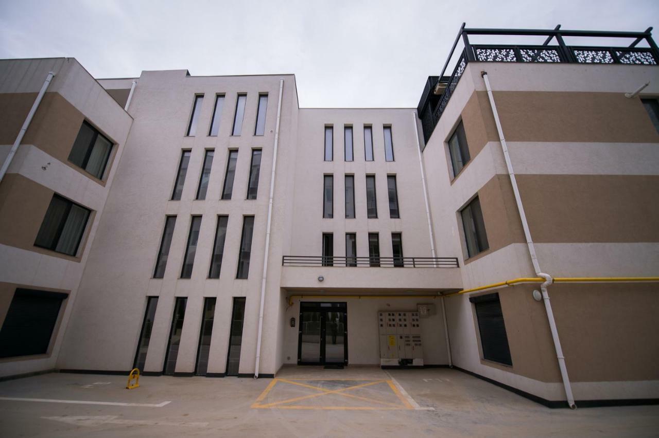 Apartel Black & White Năvodari المظهر الخارجي الصورة